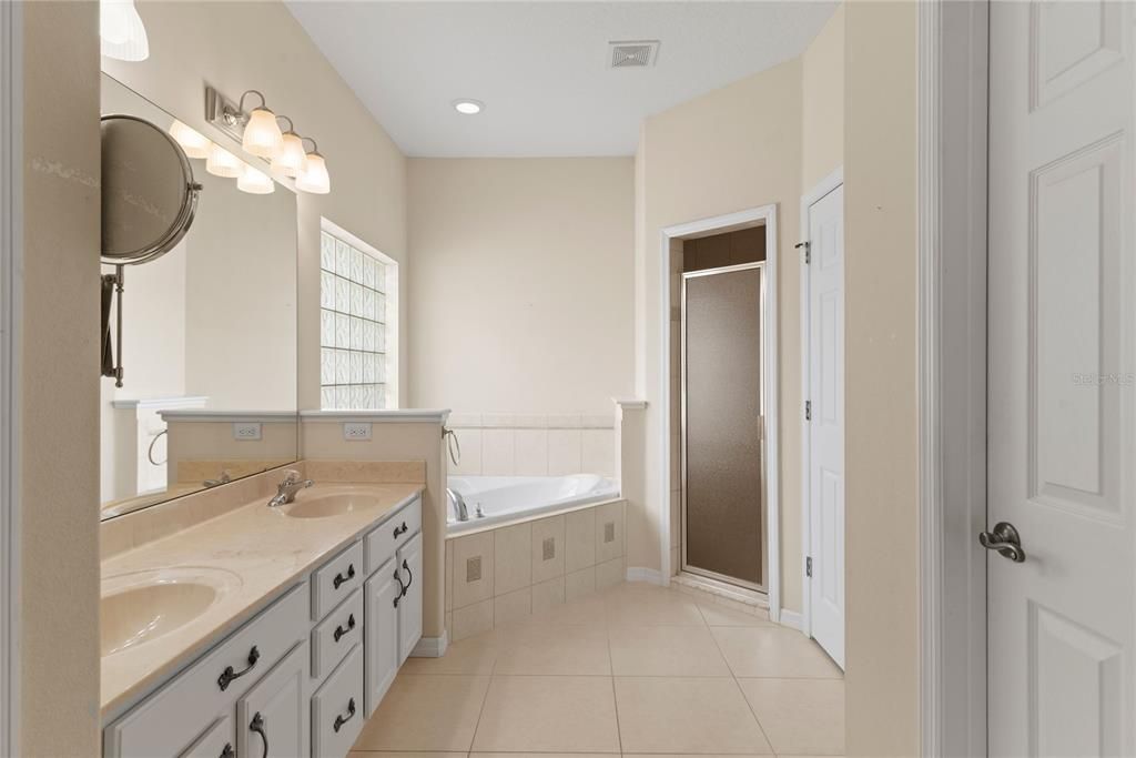 На продажу: $515,000 (3 спален, 2 ванн, 2431 Квадратных фут)