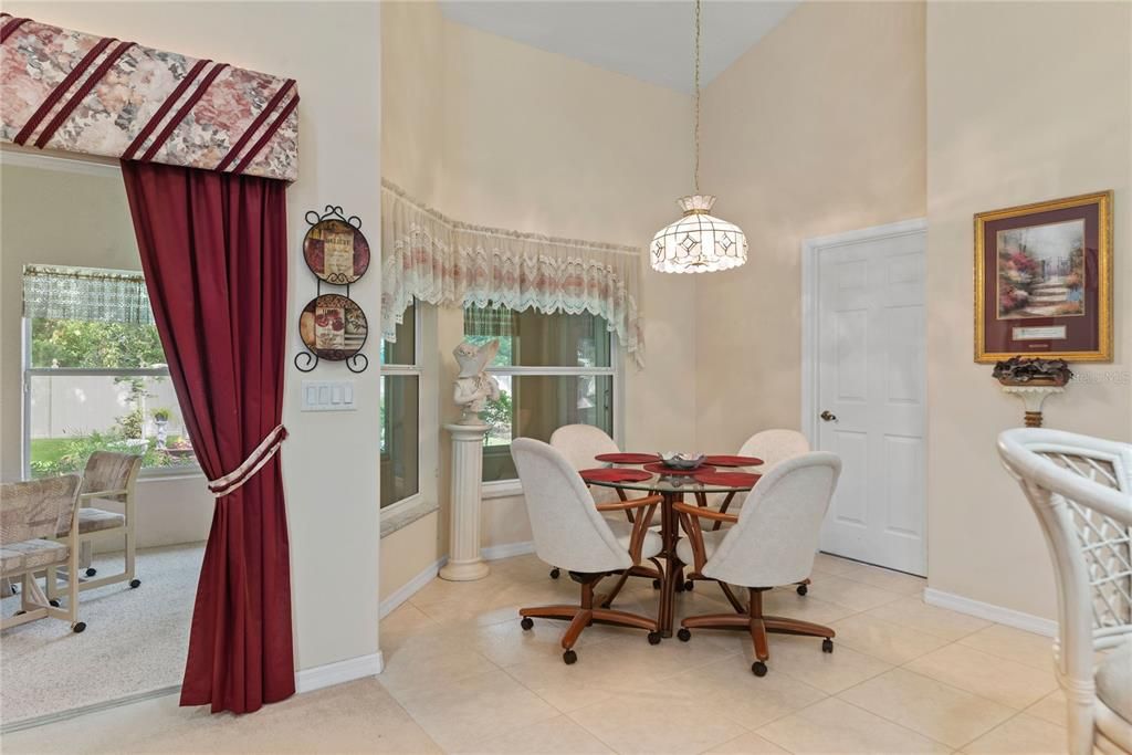 На продажу: $515,000 (3 спален, 2 ванн, 2431 Квадратных фут)