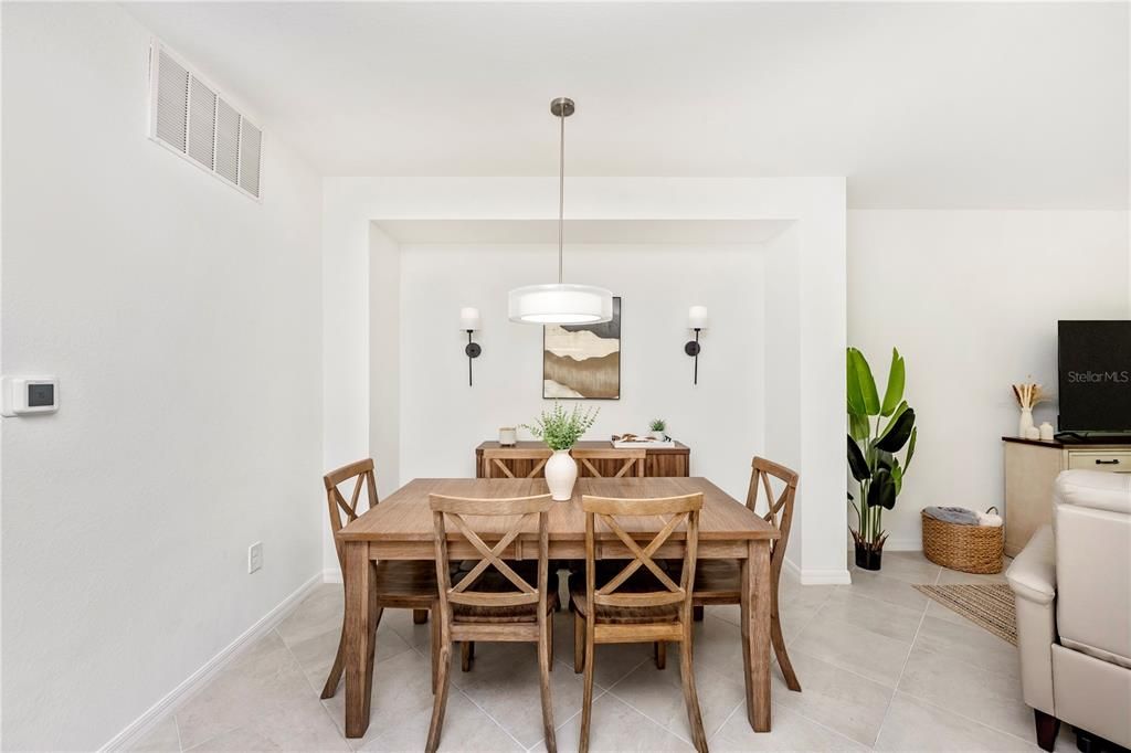 出租: $4,000 (3 贝兹, 2 浴室, 1789 平方英尺)