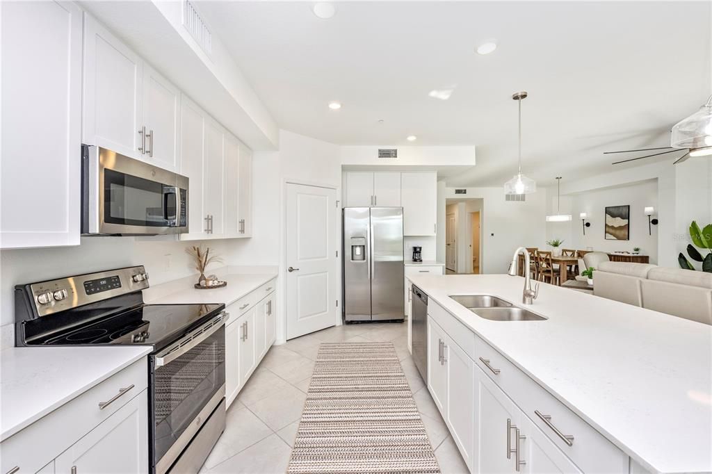 出租: $4,000 (3 贝兹, 2 浴室, 1789 平方英尺)