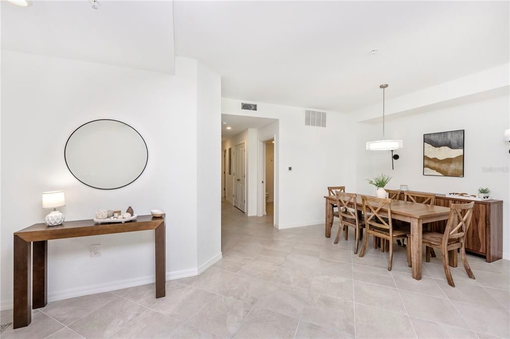 出租: $4,000 (3 贝兹, 2 浴室, 1789 平方英尺)