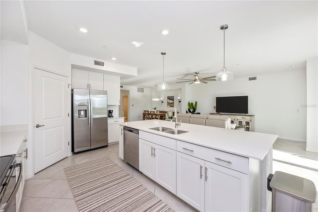 出租: $4,000 (3 贝兹, 2 浴室, 1789 平方英尺)