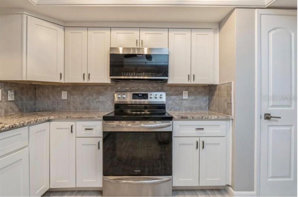 出租: $2,350 (4 贝兹, 2 浴室, 1868 平方英尺)