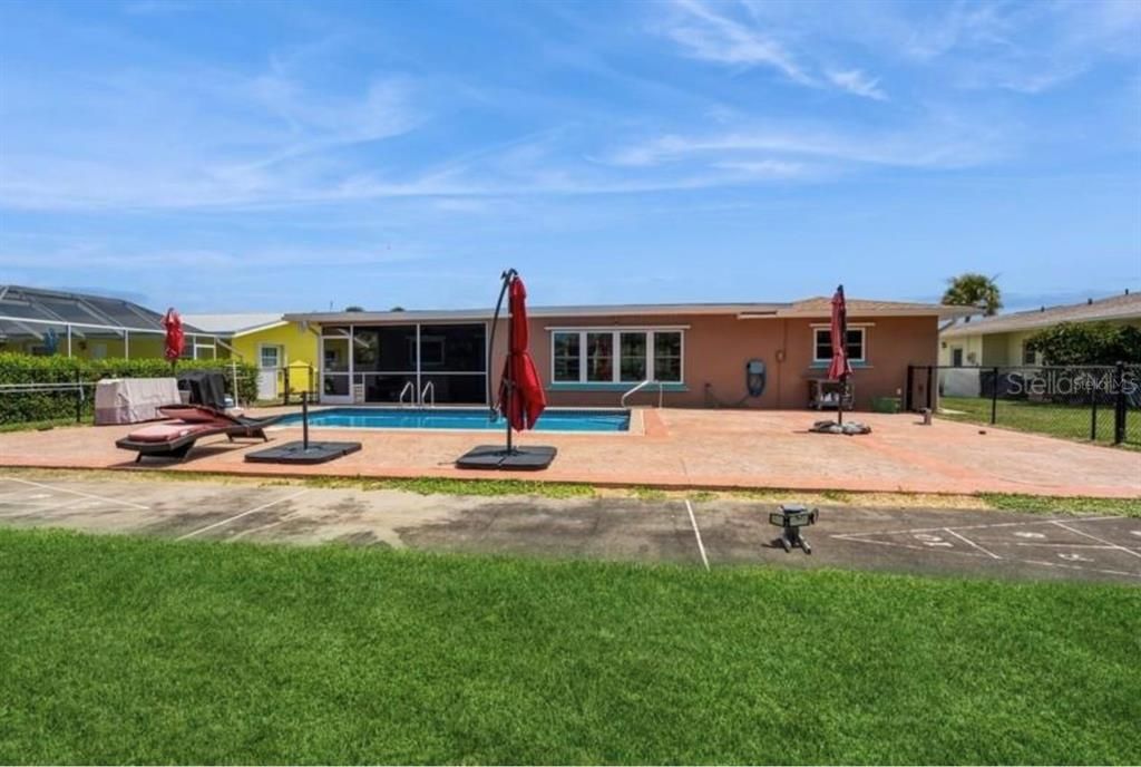 出租: $2,350 (4 贝兹, 2 浴室, 1868 平方英尺)