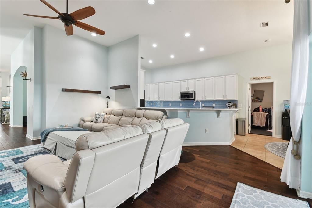 For Sale: $495,000 (4 beds, 3 baths, 2618 Square Feet)