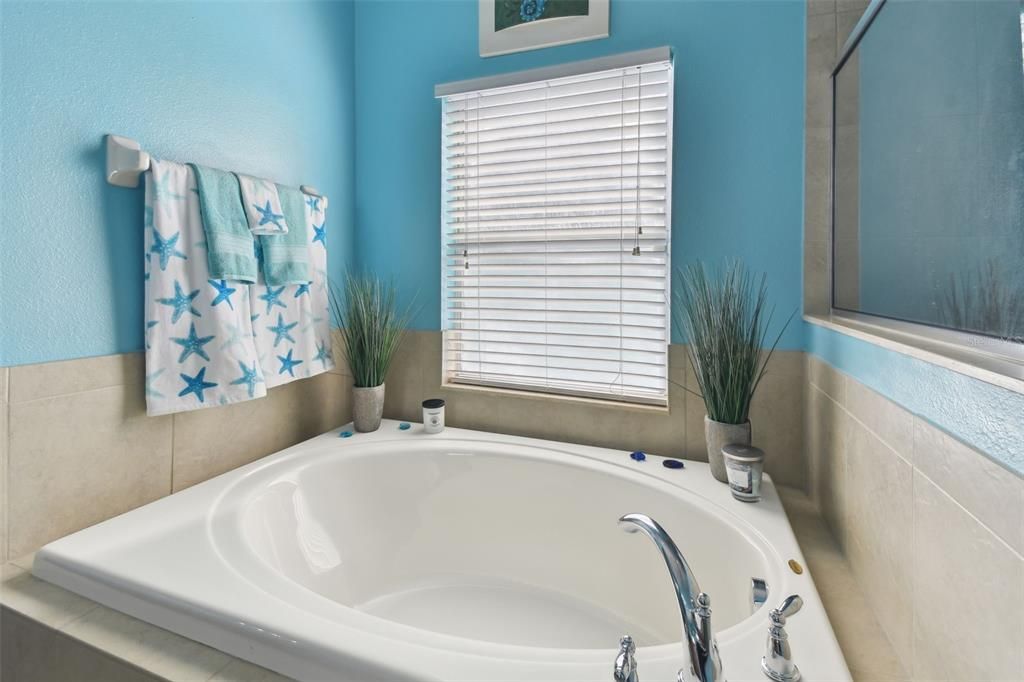 For Sale: $495,000 (4 beds, 3 baths, 2618 Square Feet)