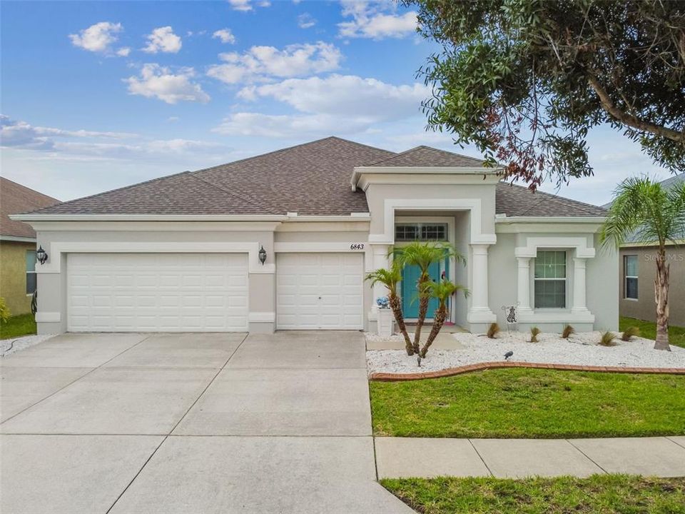 For Sale: $495,000 (4 beds, 3 baths, 2618 Square Feet)