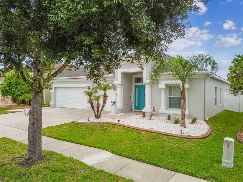 For Sale: $495,000 (4 beds, 3 baths, 2618 Square Feet)