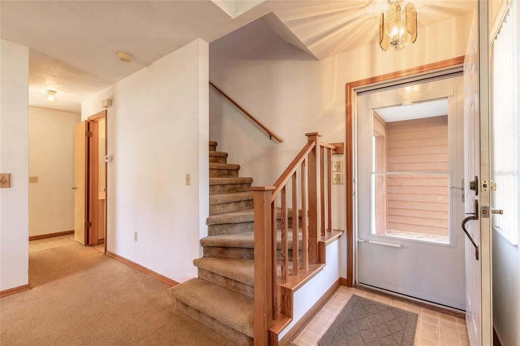 待售: $235,900 (2 贝兹, 2 浴室, 1302 平方英尺)