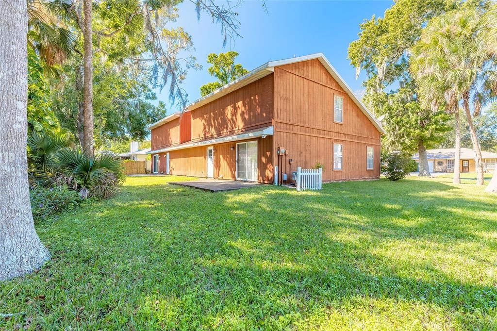 待售: $235,900 (2 贝兹, 2 浴室, 1302 平方英尺)