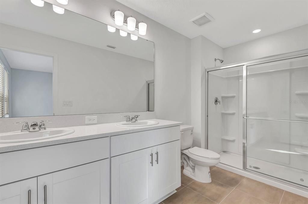 For Rent: $2,250 (3 beds, 2 baths, 1553 Square Feet)