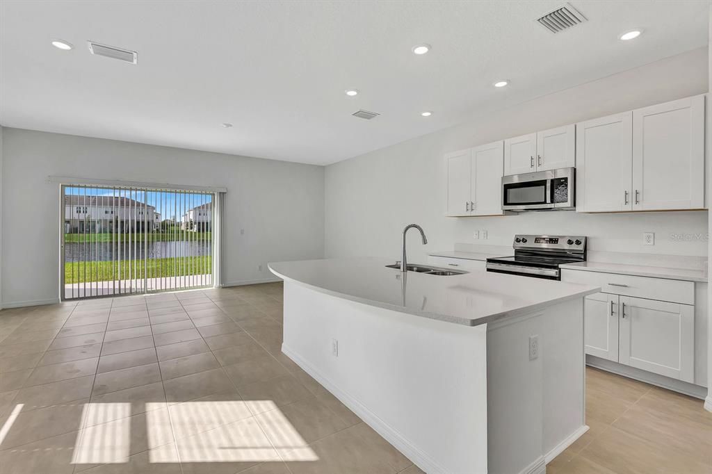 For Rent: $2,250 (3 beds, 2 baths, 1553 Square Feet)