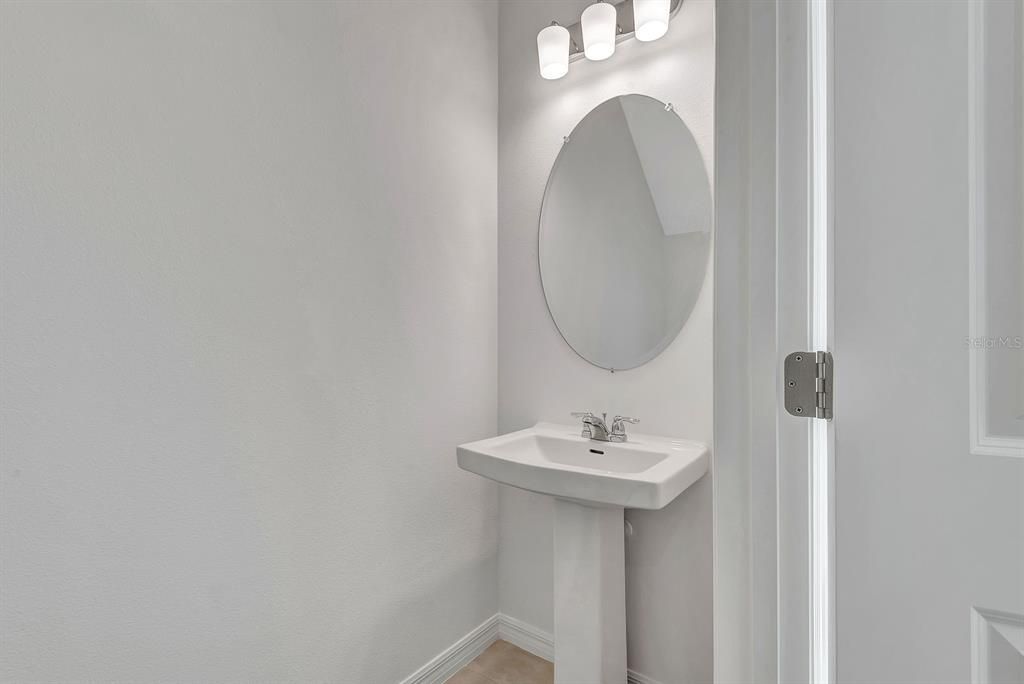 For Rent: $2,250 (3 beds, 2 baths, 1553 Square Feet)