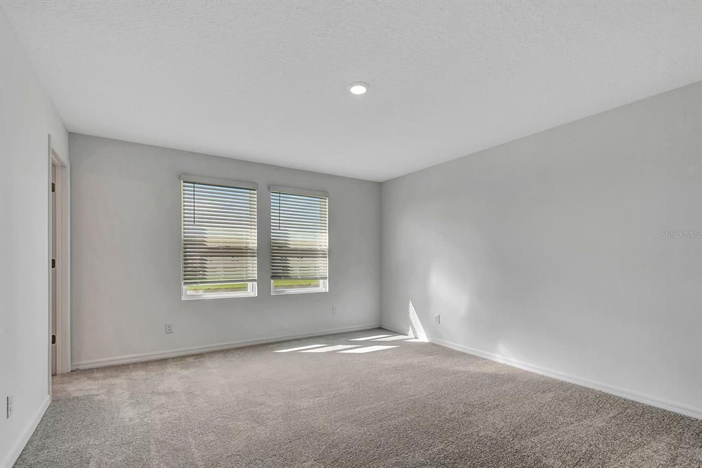 For Rent: $2,250 (3 beds, 2 baths, 1553 Square Feet)