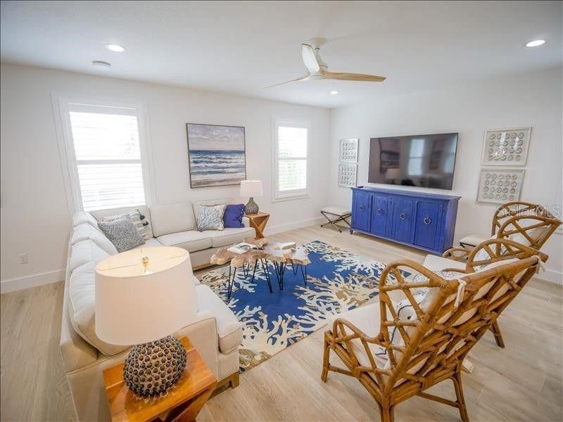 For Sale: $3,100,000 (7 beds, 5 baths, 3082 Square Feet)