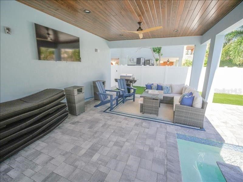 For Sale: $3,100,000 (7 beds, 5 baths, 3082 Square Feet)