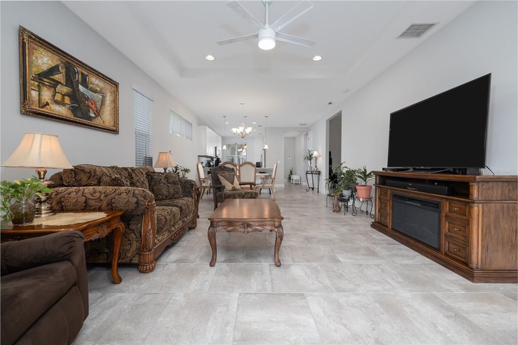 На продажу: $379,000 (2 спален, 2 ванн, 1651 Квадратных фут)