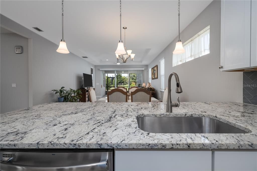 На продажу: $379,000 (2 спален, 2 ванн, 1651 Квадратных фут)