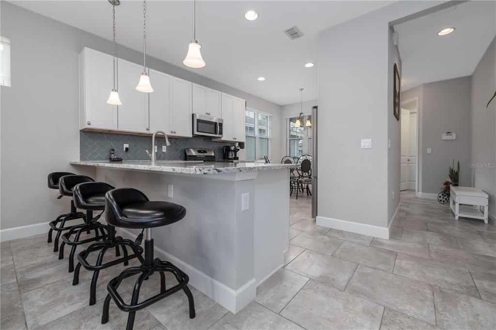 На продажу: $379,000 (2 спален, 2 ванн, 1651 Квадратных фут)