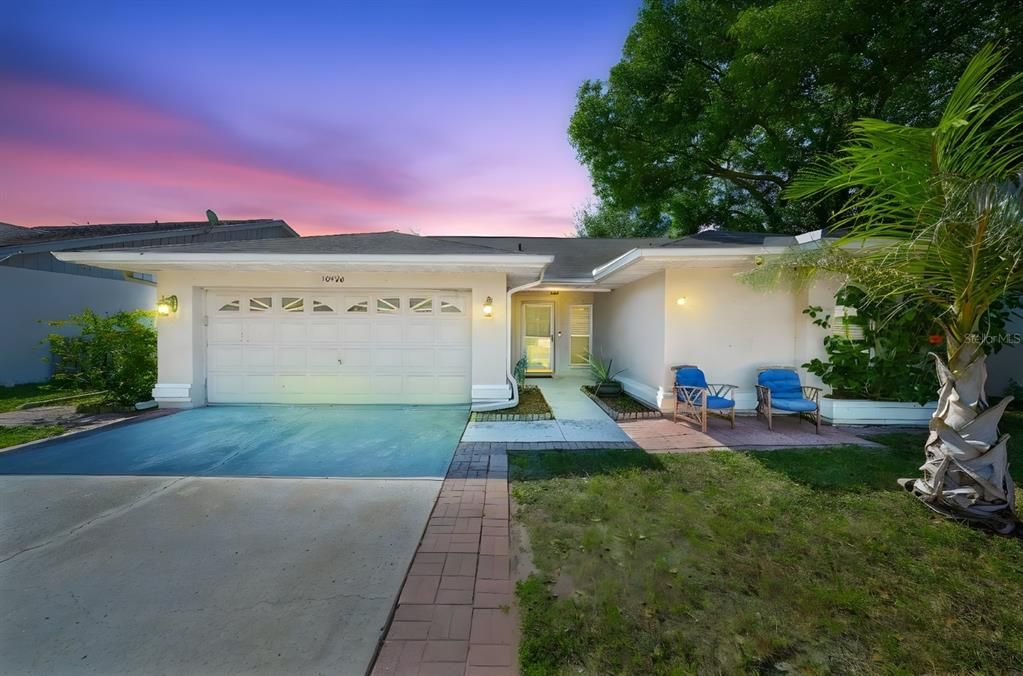 Под контрактом: $275,000 (3 спален, 2 ванн, 1369 Квадратных фут)