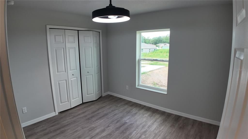 For Rent: $2,100 (4 beds, 2 baths, 1573 Square Feet)