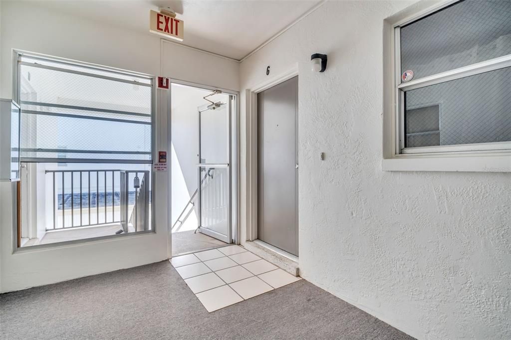 For Sale: $309,999 (2 beds, 2 baths, 1035 Square Feet)