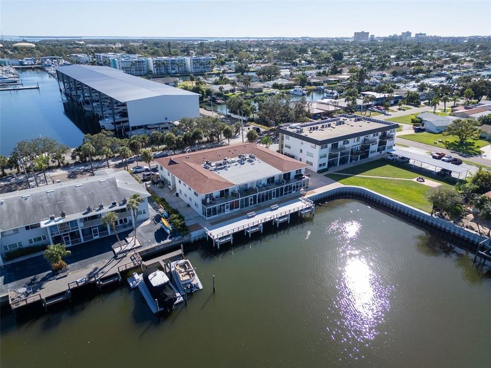 For Sale: $309,999 (2 beds, 2 baths, 1035 Square Feet)