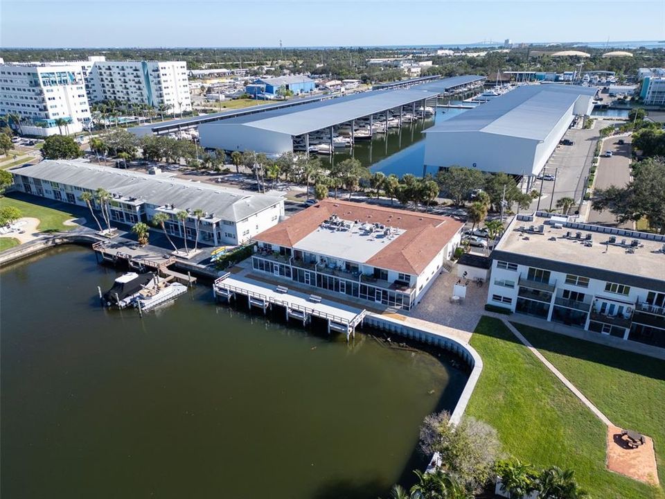 For Sale: $309,999 (2 beds, 2 baths, 1035 Square Feet)