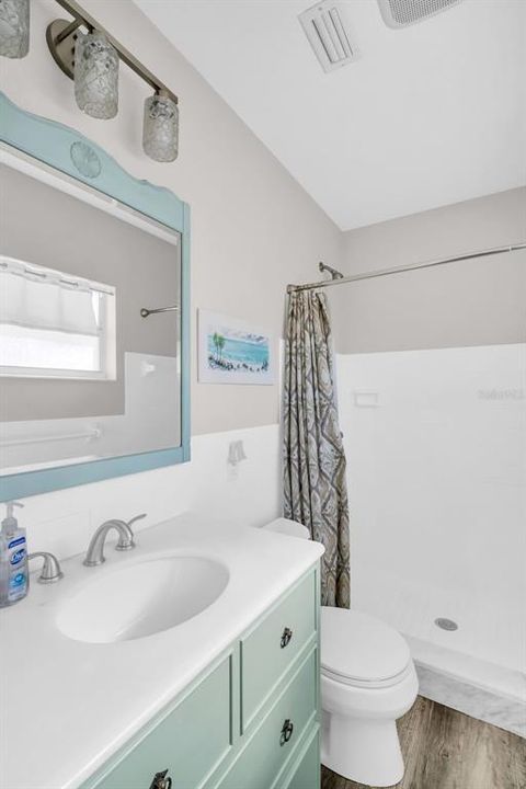 For Sale: $309,999 (2 beds, 2 baths, 1035 Square Feet)