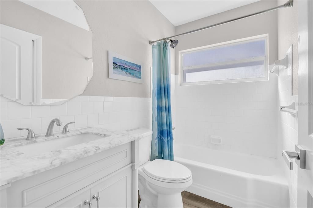 For Sale: $309,999 (2 beds, 2 baths, 1035 Square Feet)