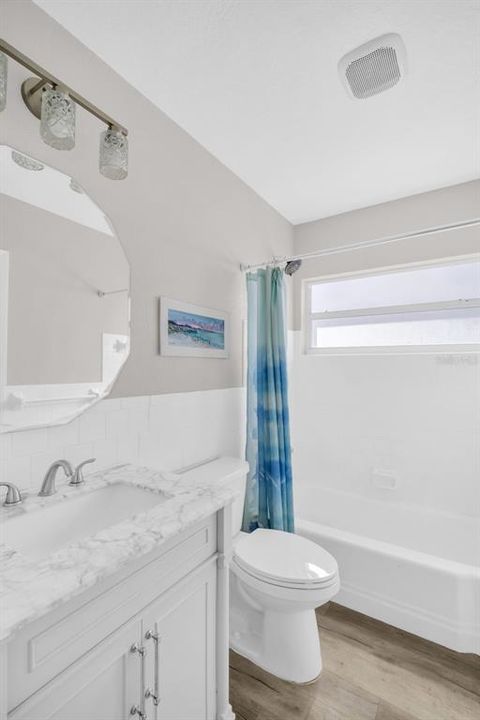 For Sale: $309,999 (2 beds, 2 baths, 1035 Square Feet)