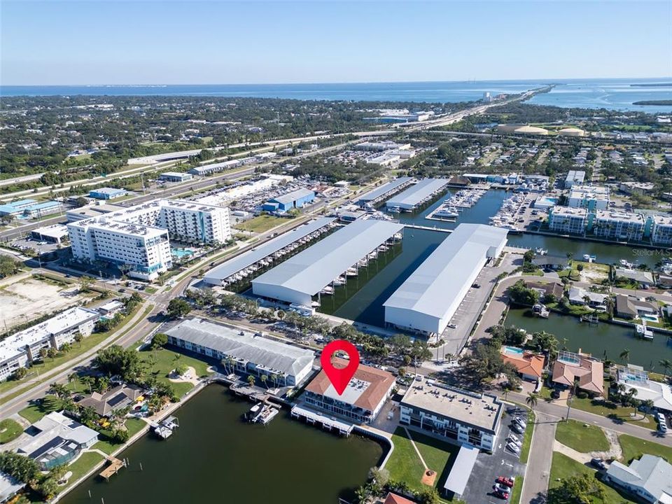 For Sale: $309,999 (2 beds, 2 baths, 1035 Square Feet)