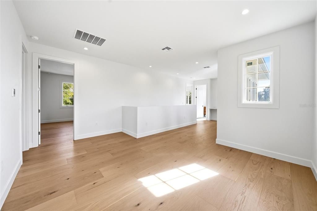 Active With Contract: $1,550,000 (5 beds, 4 baths, 3212 Square Feet)