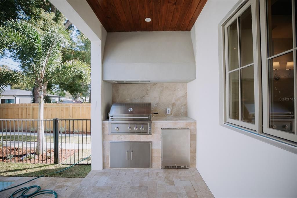 На продажу: $1,699,000 (5 спален, 4 ванн, 3212 Квадратных фут)