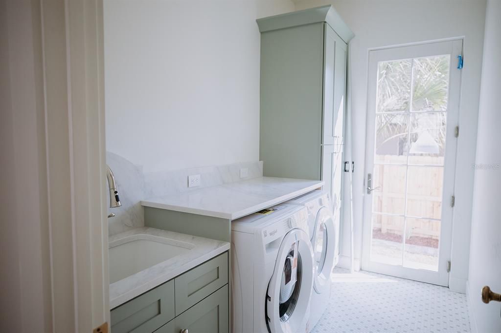 На продажу: $1,699,000 (5 спален, 4 ванн, 3212 Квадратных фут)