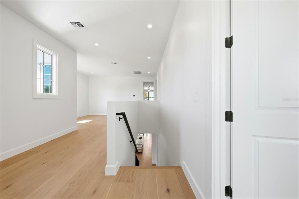 Active With Contract: $1,550,000 (5 beds, 4 baths, 3212 Square Feet)