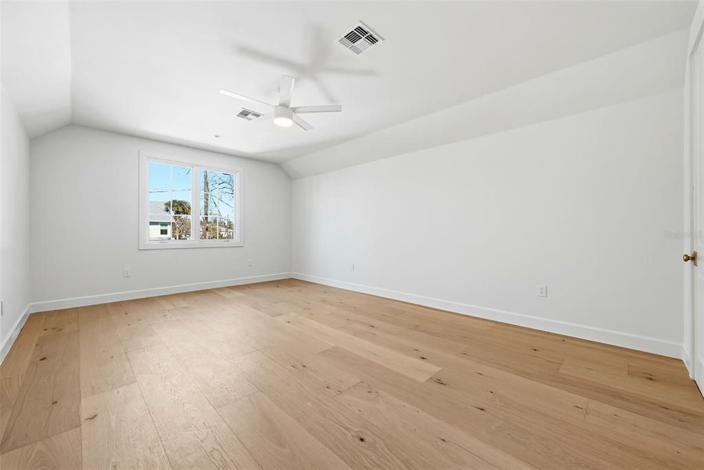 Active With Contract: $1,550,000 (5 beds, 4 baths, 3212 Square Feet)