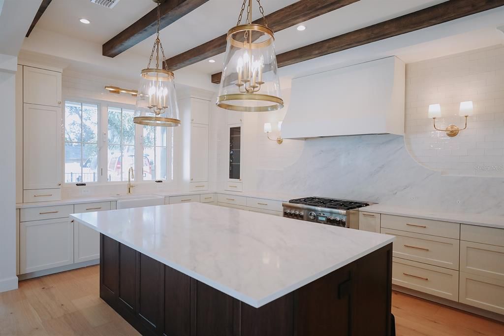 На продажу: $1,699,000 (5 спален, 4 ванн, 3212 Квадратных фут)