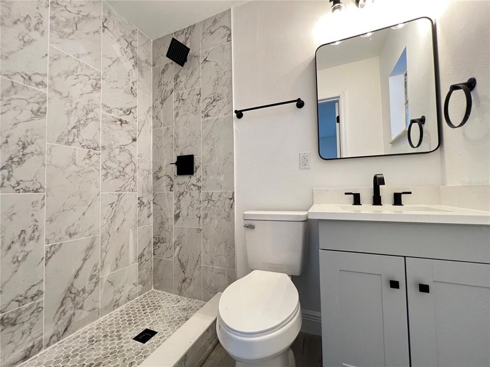 Под контрактом: $319,900 (3 спален, 2 ванн, 1107 Квадратных фут)