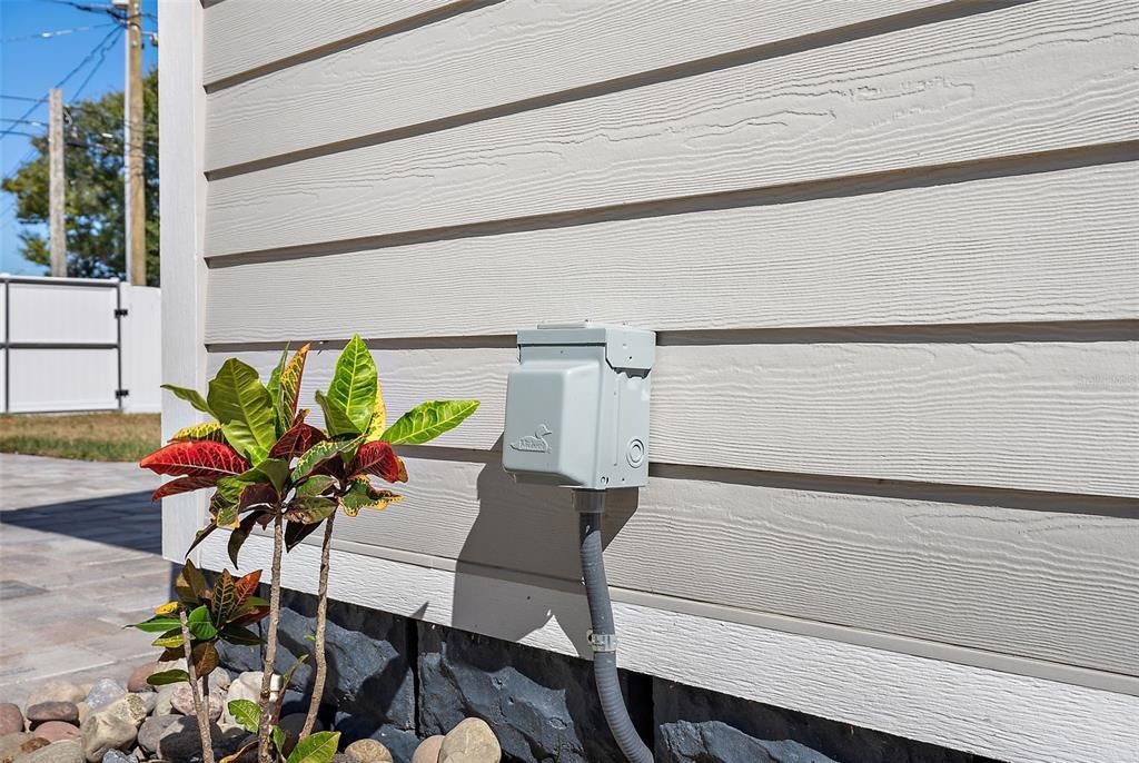 出租: $2,395 (2 贝兹, 1 浴室, 912 平方英尺)