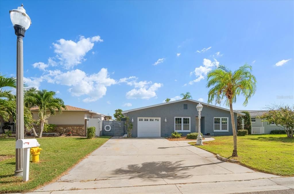 En Venta: $750,000 (0.13 acres)