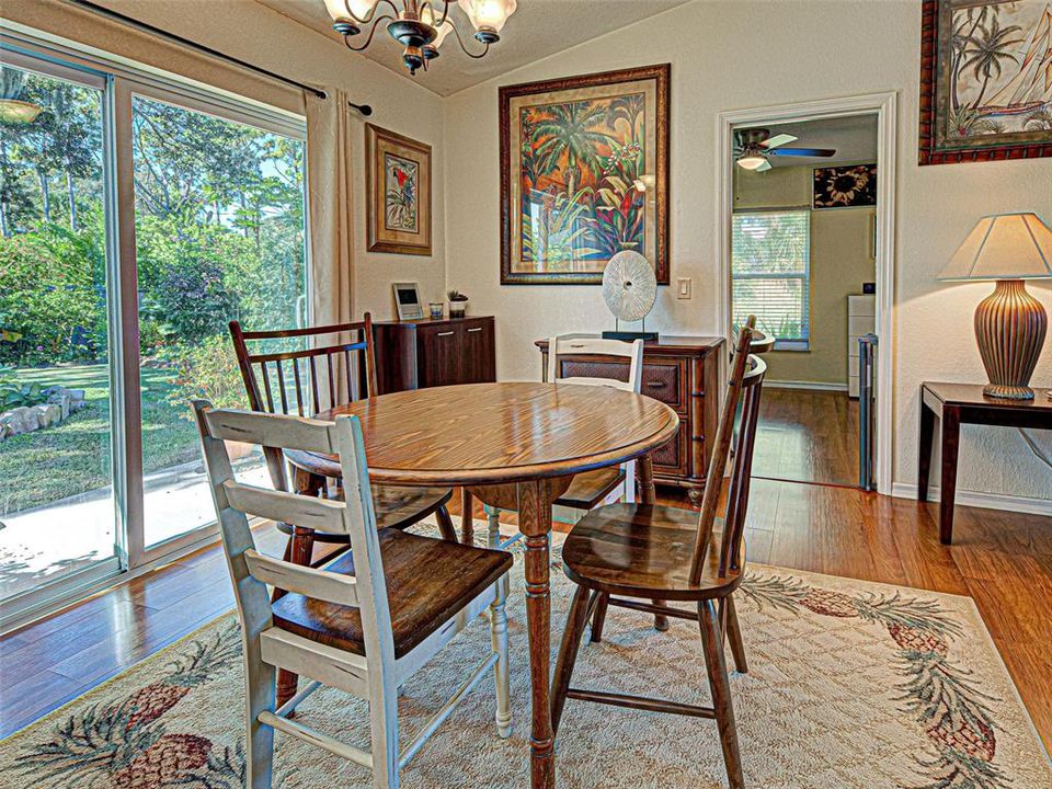 Active With Contract: $239,900 (2 beds, 2 baths, 937 Square Feet)