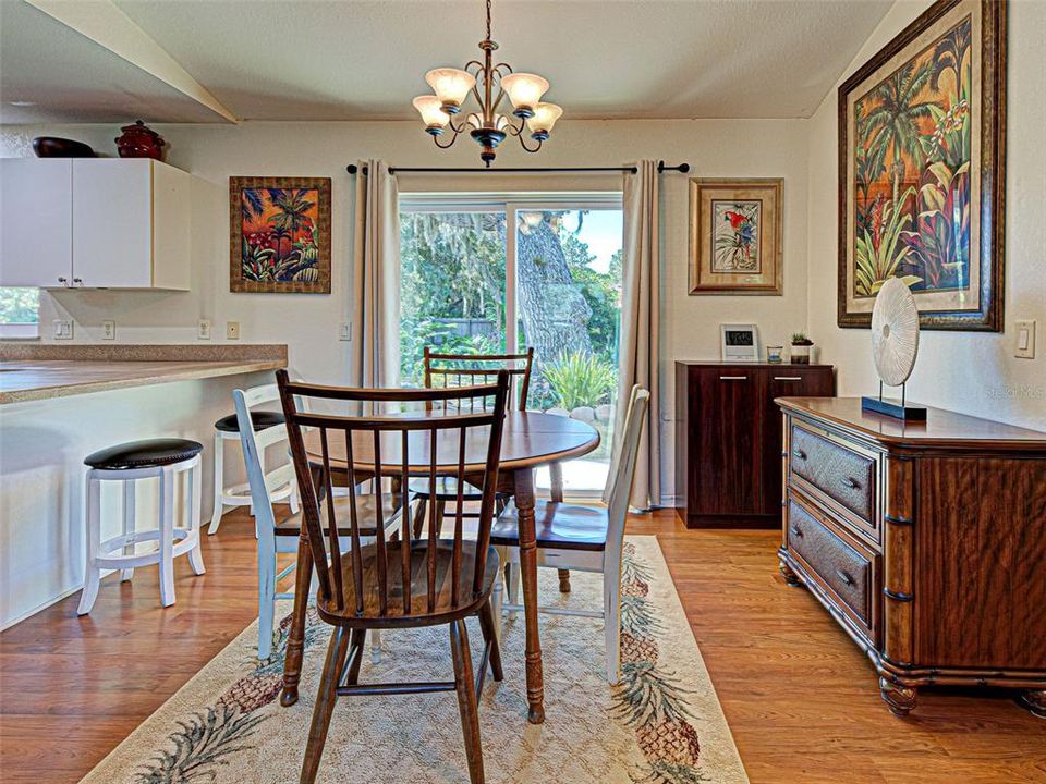 Active With Contract: $239,900 (2 beds, 2 baths, 937 Square Feet)