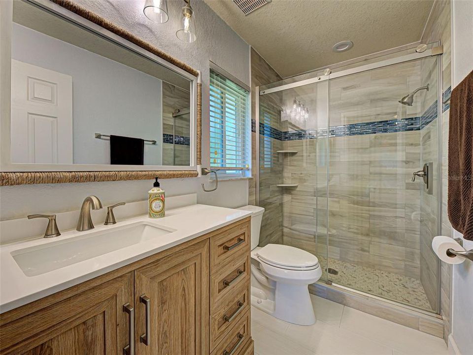 Active With Contract: $239,900 (2 beds, 2 baths, 937 Square Feet)