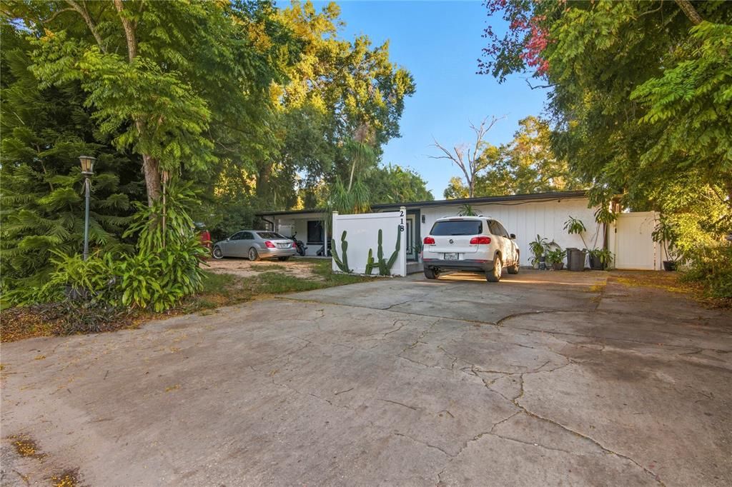 For Sale: $476,900 (5 beds, 3 baths, 2018 Square Feet)