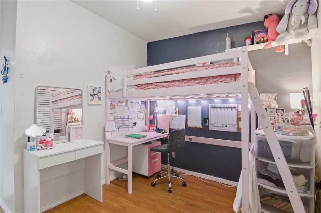 For Sale: $476,900 (5 beds, 3 baths, 2018 Square Feet)