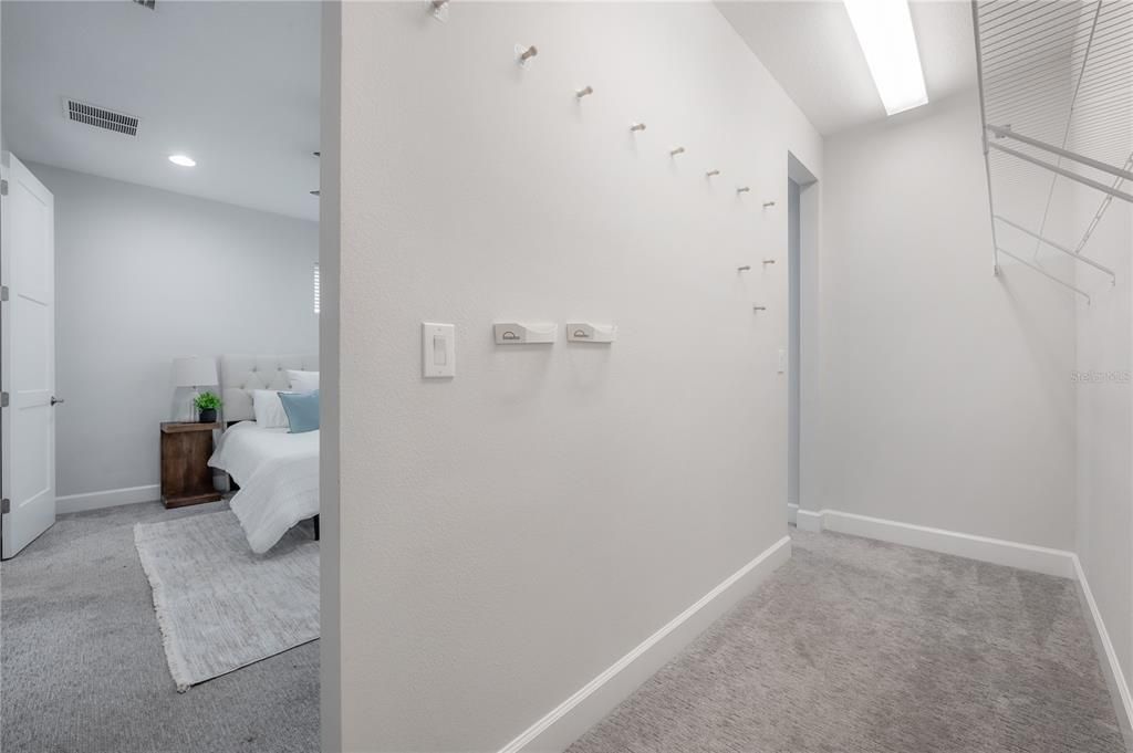 For Sale: $650,000 (3 beds, 3 baths, 2097 Square Feet)