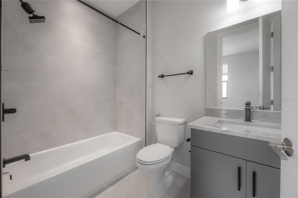 For Sale: $650,000 (3 beds, 3 baths, 2097 Square Feet)