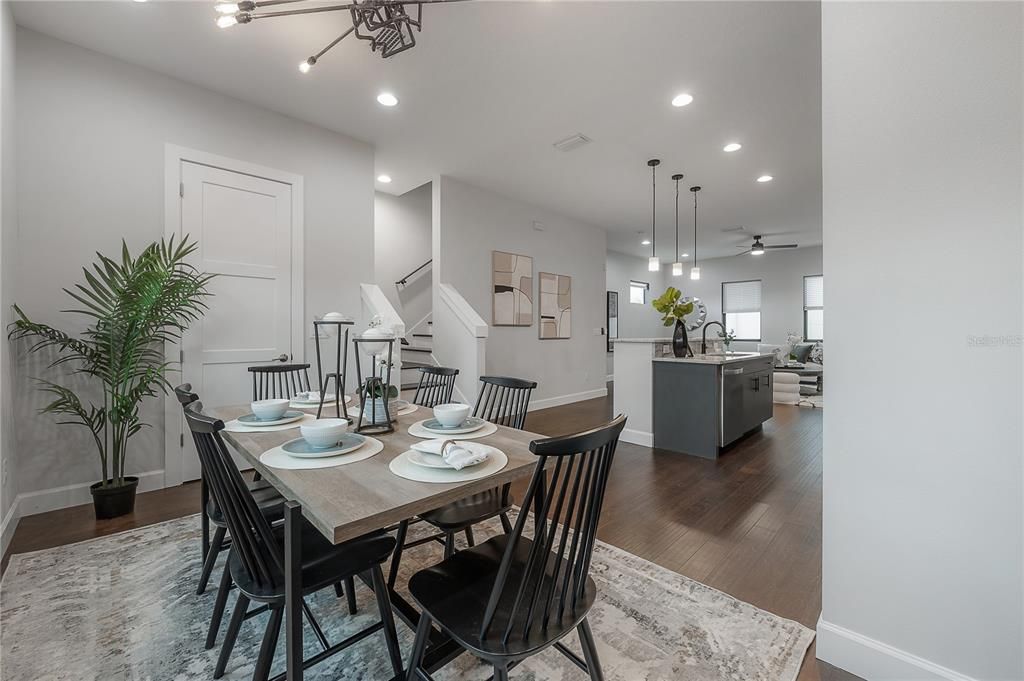 For Sale: $650,000 (3 beds, 3 baths, 2097 Square Feet)