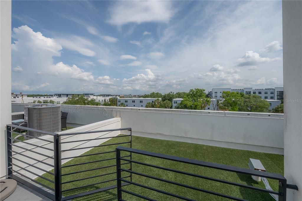 For Sale: $650,000 (3 beds, 3 baths, 2097 Square Feet)